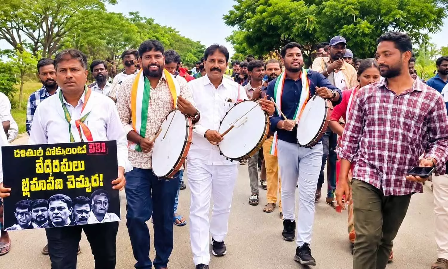 Congress bid to lay siege to KCR’s farmhouse turns violent Congress bid to lay siege to KCR’s farmhouse turns violent