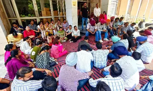 Punjab govt employees observe pen-down strike