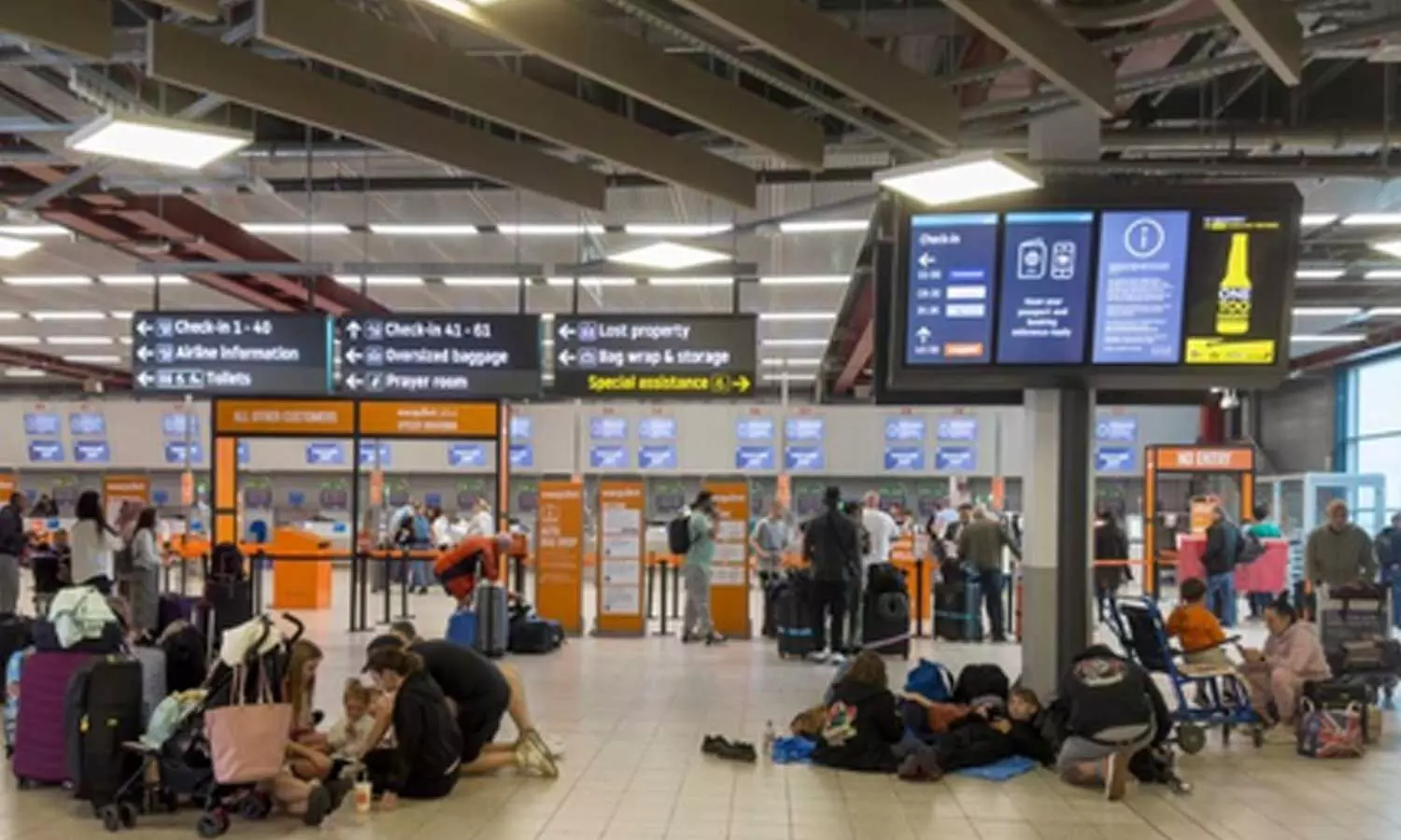 Over 1,000 flights cancelled as UK air travel hit by technical glitch Over 1,000 flights cancelled as UK air travel hit by technical glitch