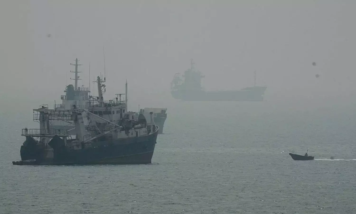 US Strikes Five Iranian Oil Tankers, Iran Retaliates With Missile Attack On US Base In Jordan US Strikes Five Iranian Oil Tankers, Iran Retaliates With Missile Attack On US Base In Jordan