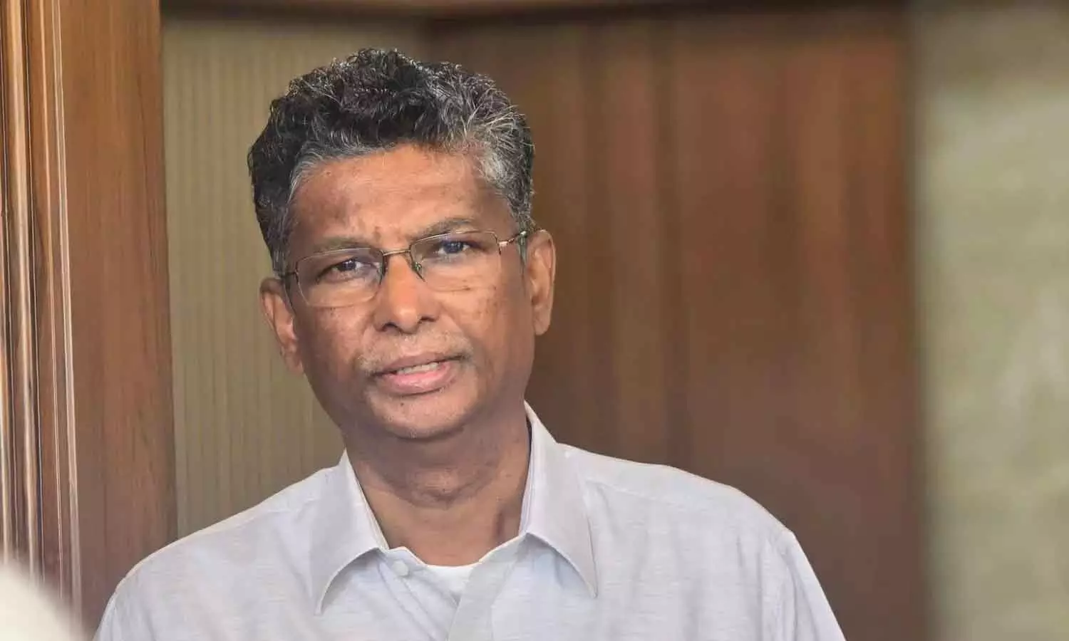 ED raids PWD Minister Satish Jarkiholi ED raids PWD Minister Satish Jarkiholi