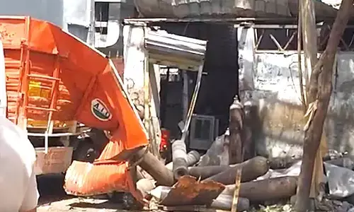 Delhi: One dead, several injured in oxygen cylinder blast in Okhla