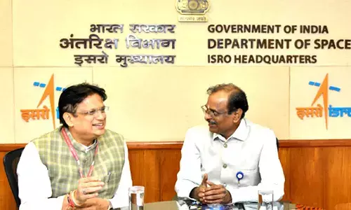 Karnataka minister seeks ISRO support for ‘student–scientist interaction’ at states science centres