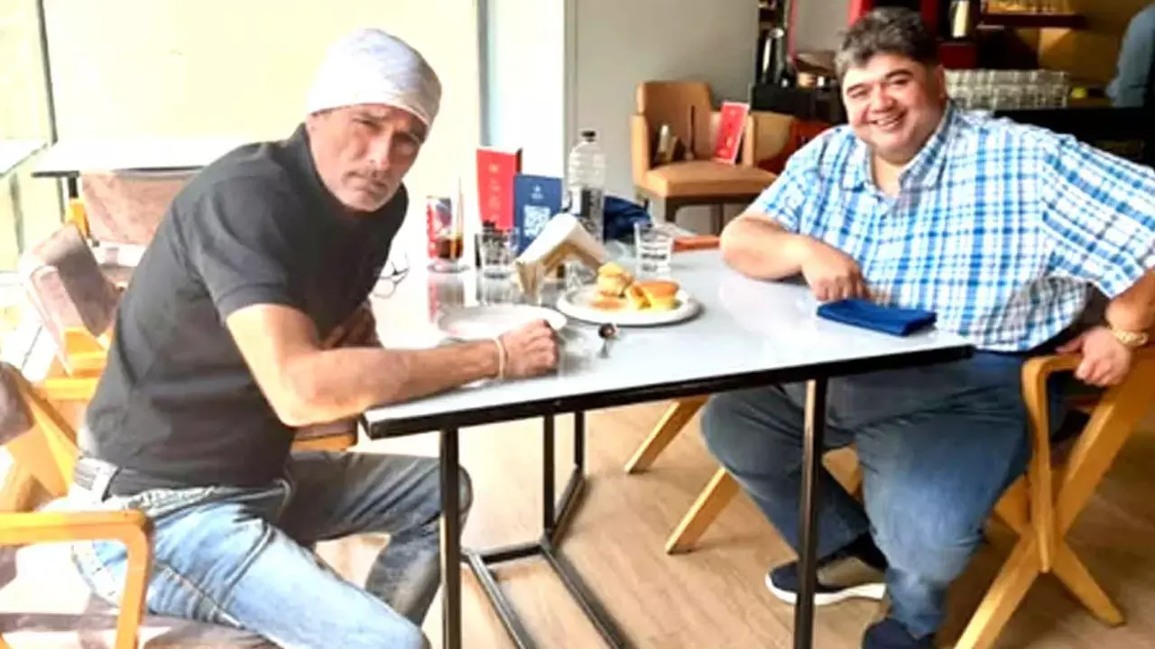 Akshaye Khanna enjoys a lunch date with longtime friend Rajat Rawail, latter shares rare pic