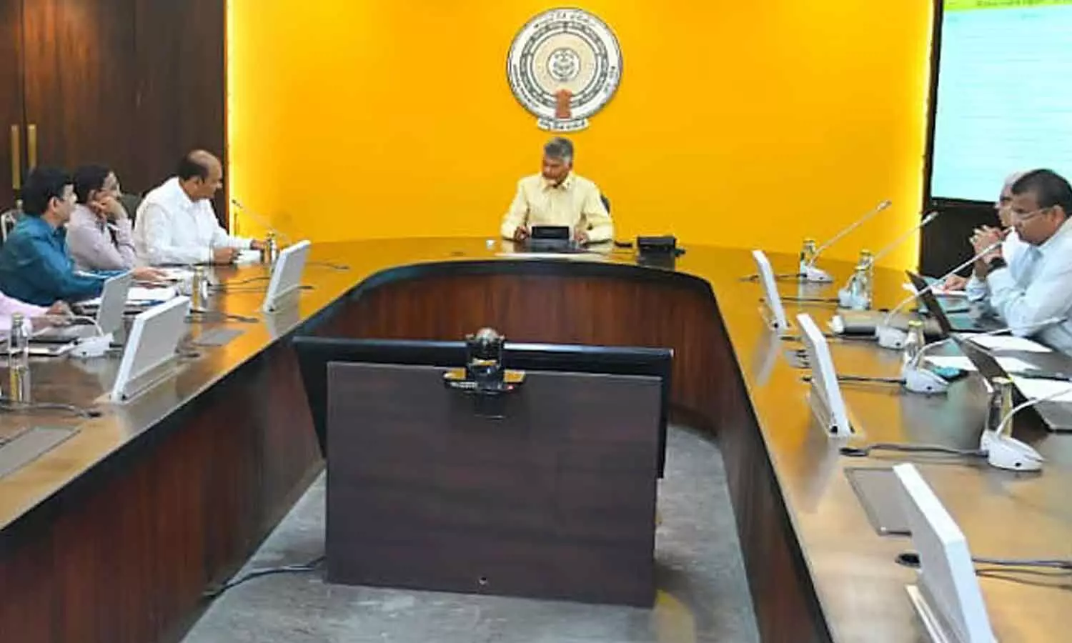 CM Chandrababu Naidu sets deadlines to see every eligible family gets a house CM Chandrababu Naidu sets deadlines to see every eligible family gets a house