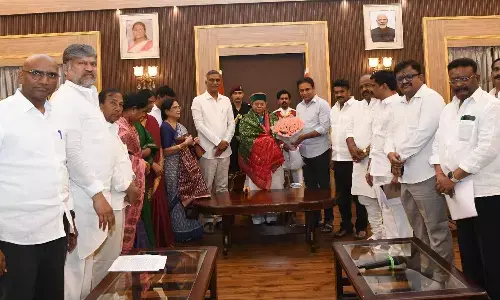 BRS leaders take police ‘atrocities’ row to Governor