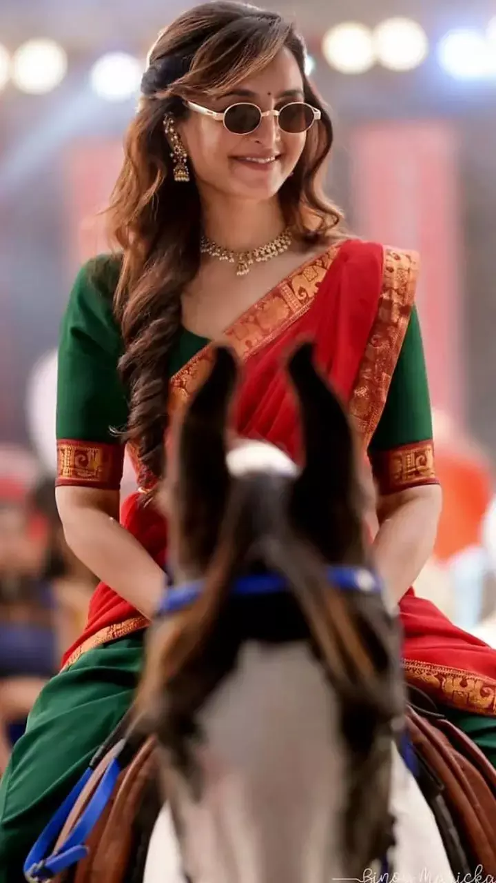 HBD Manju Warrier: Steal Her Style For The Festive Season HBD Manju Warrier: Steal Her Style For The Festive Season
