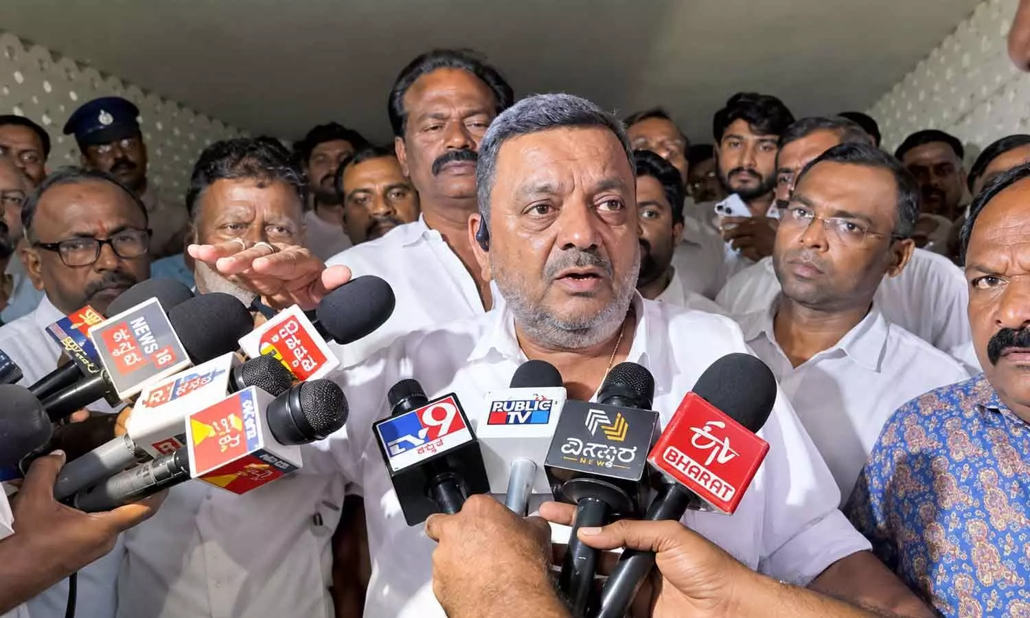 Davanagere-Harihar Authority plans 200-acre layout for poor, middle-class families Davanagere-Harihar Authority plans 200-acre layout for poor, middle-class families