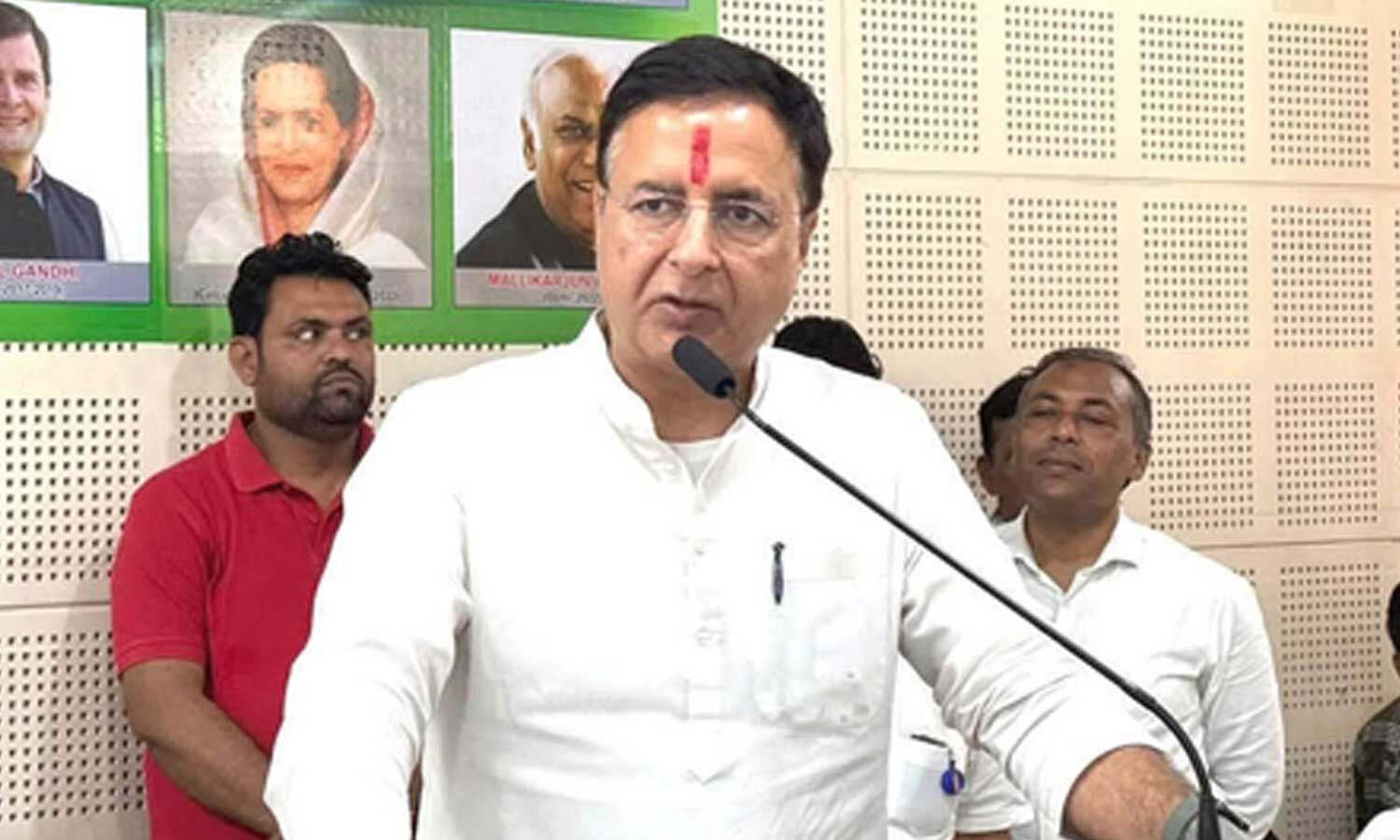 Surjewala Seeks Welfare Board as Surat Diamond Exports Fall