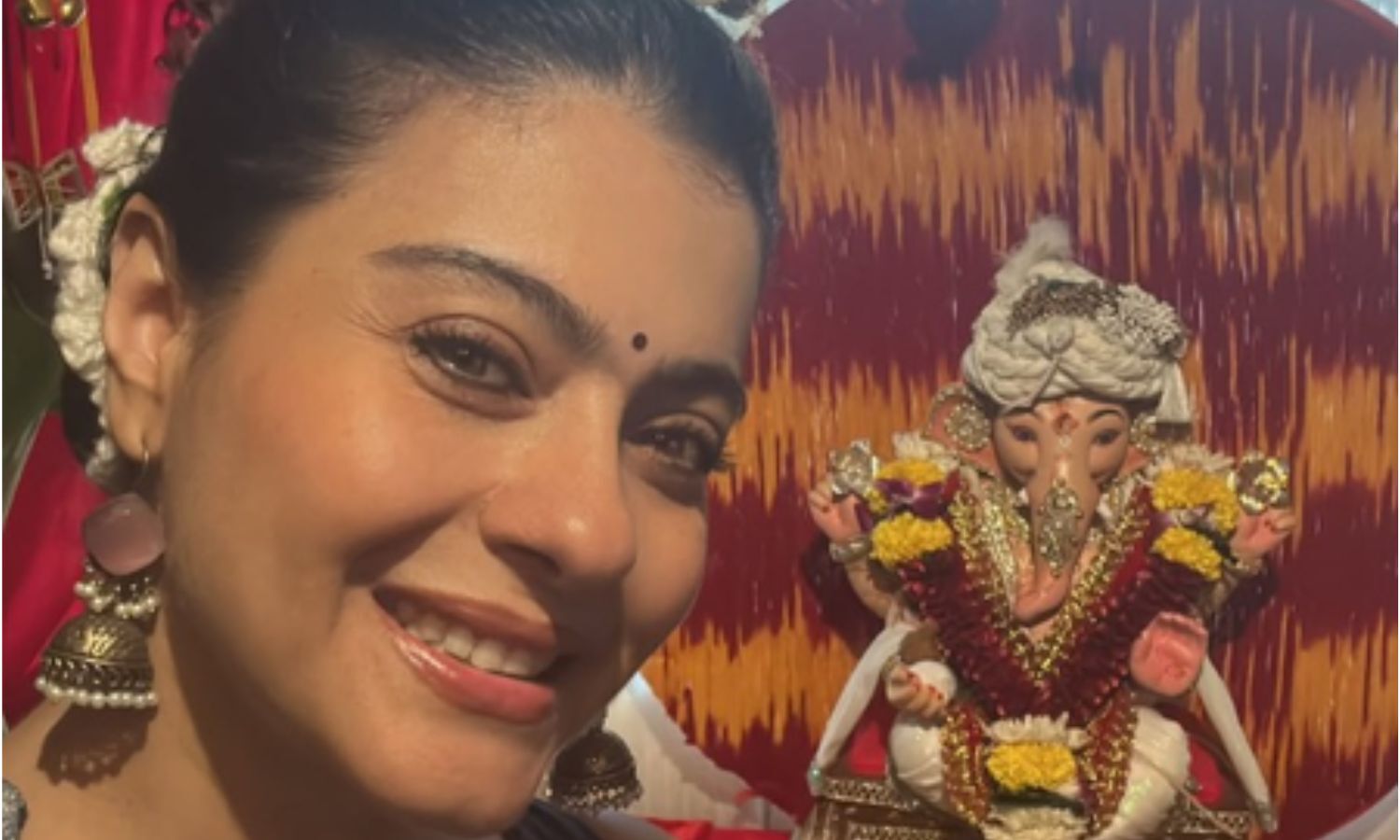 Kajol Wears Daughter Nysa’s Saree at Ganpati Pandal