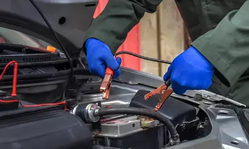 One of the common problems of failing car batteries is difficulty starting the car