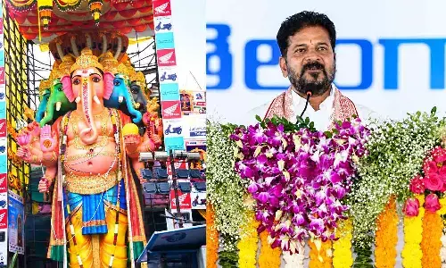 Telangana Guv offers first puja to Khairatabad Ganesh; CM wishes people Telangana Guv offers first puja to Khairatabad Ganesh; CM wishes people