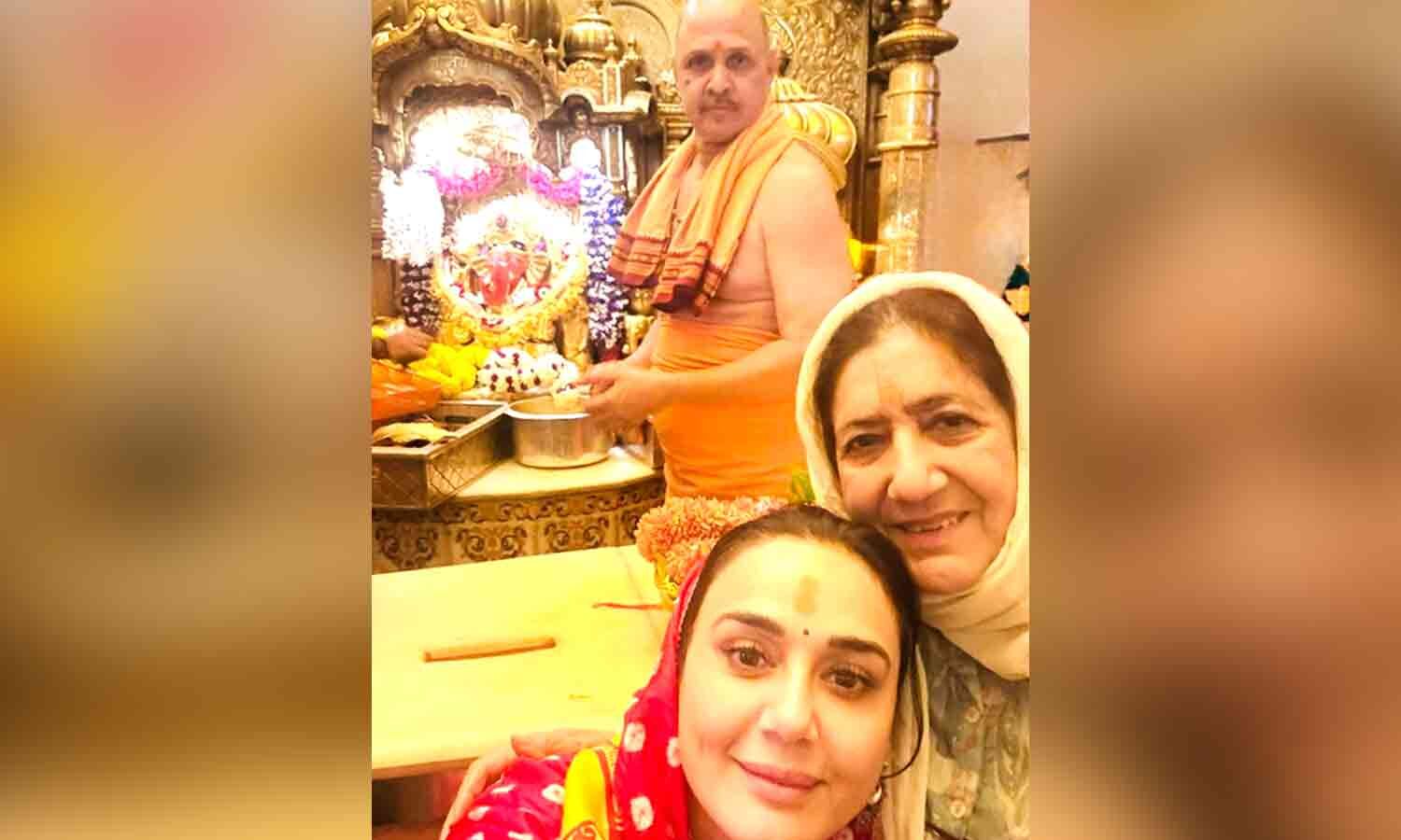 Preity Zinta Recalls Heartwarming Siddhivinayak Visit With Her Mother