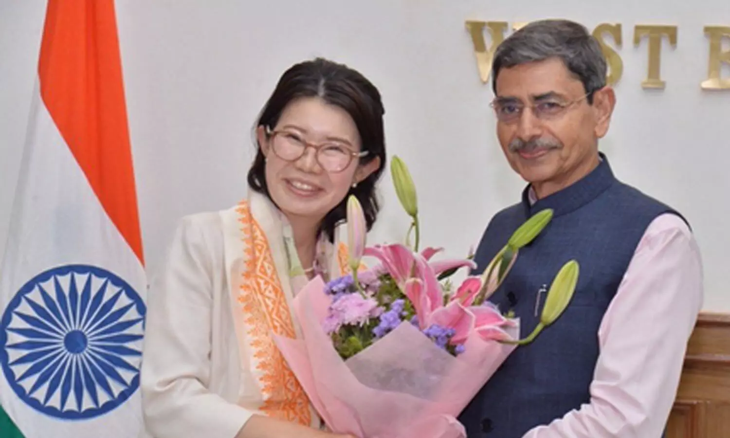 Japan minister visits Kolkata; discusses investment, defence ties with Bengal govt Japan minister visits Kolkata; discusses investment, defence ties with Bengal govt