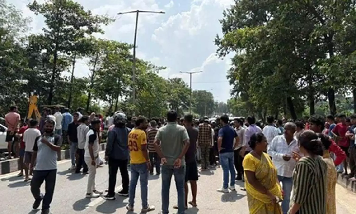 Bulldozers roll into Ranchi encroachment drive, hundreds protest evictions Bulldozers roll into Ranchi encroachment drive, hundreds protest evictions