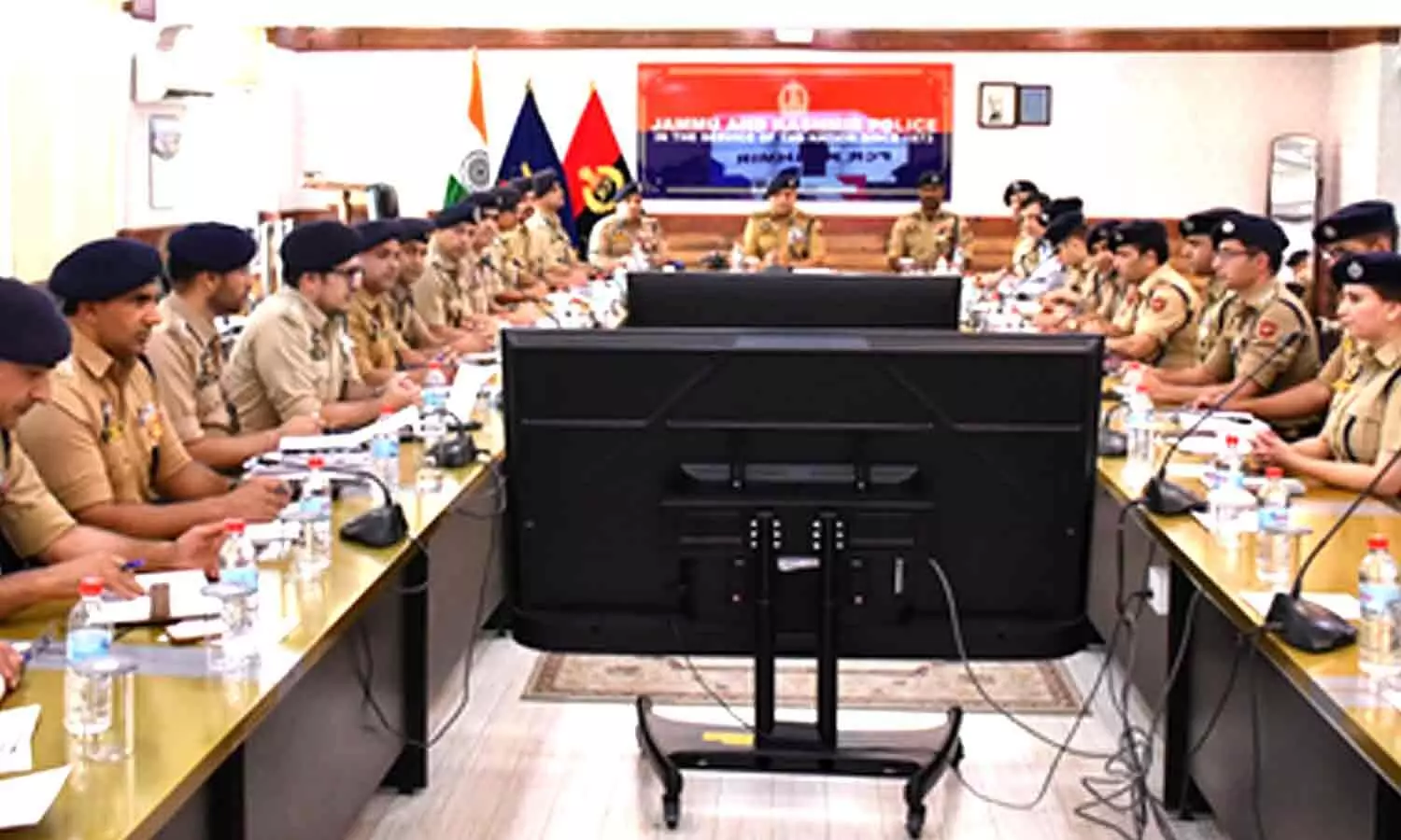IGP Kashmir reviews security in Central Kashmir IGP Kashmir reviews security in Central Kashmir
