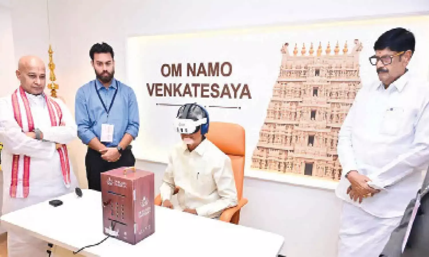 Chief Minister N Chandrababu Naidu having ‘Durlabha Darshan’, 3D, 360-degree VR presentation at the Centre. Chief Minister N Chandrababu Naidu having ‘Durlabha Darshan’, 3D, 360-degree VR presentation at the Centre.