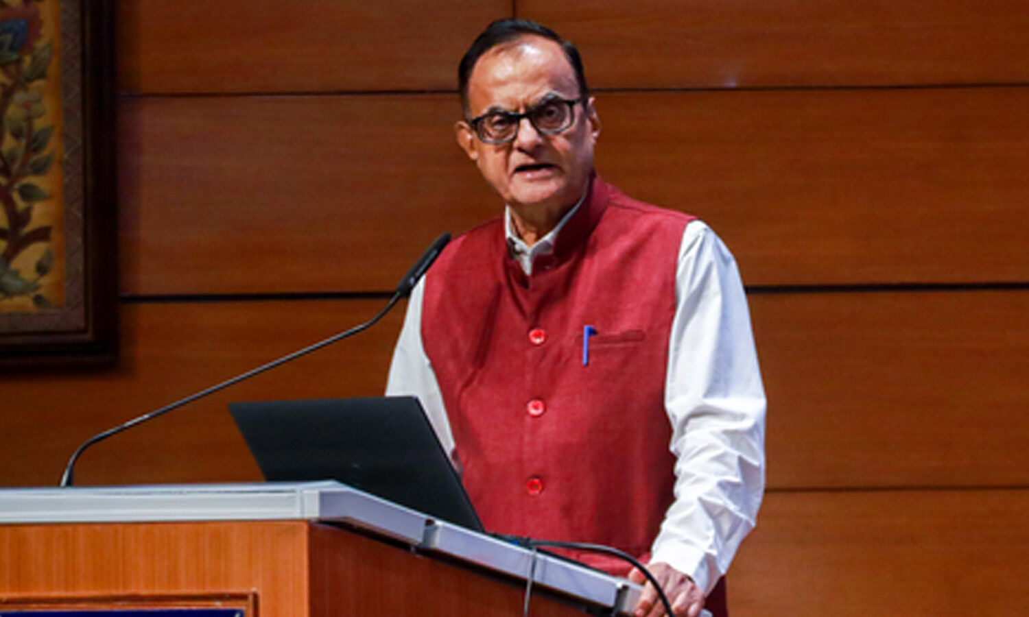 Scientific Adviser Reviews Low-Carbon Urban Waste Management Framework