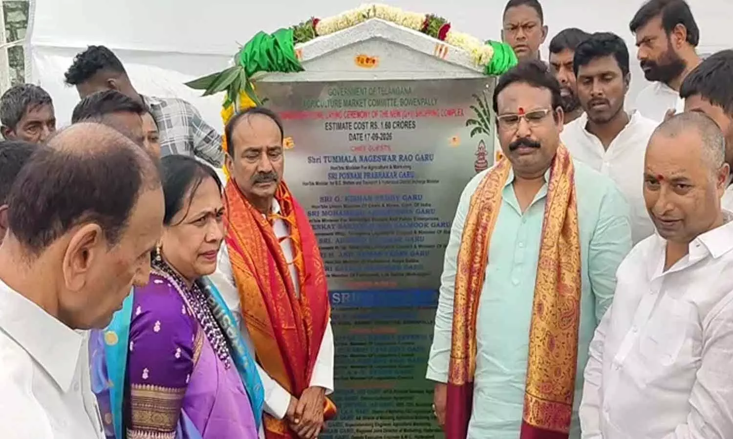 Stone laid for new shopping complex in Bowenpally market at `1.60 cr Stone laid for new shopping complex in Bowenpally market at `1.60 cr