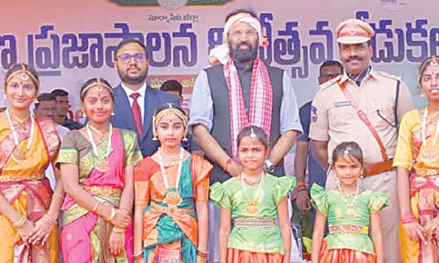 Tributes paid to martyrs at Praja Palana Dinostavam Tributes paid to martyrs at Praja Palana Dinostavam