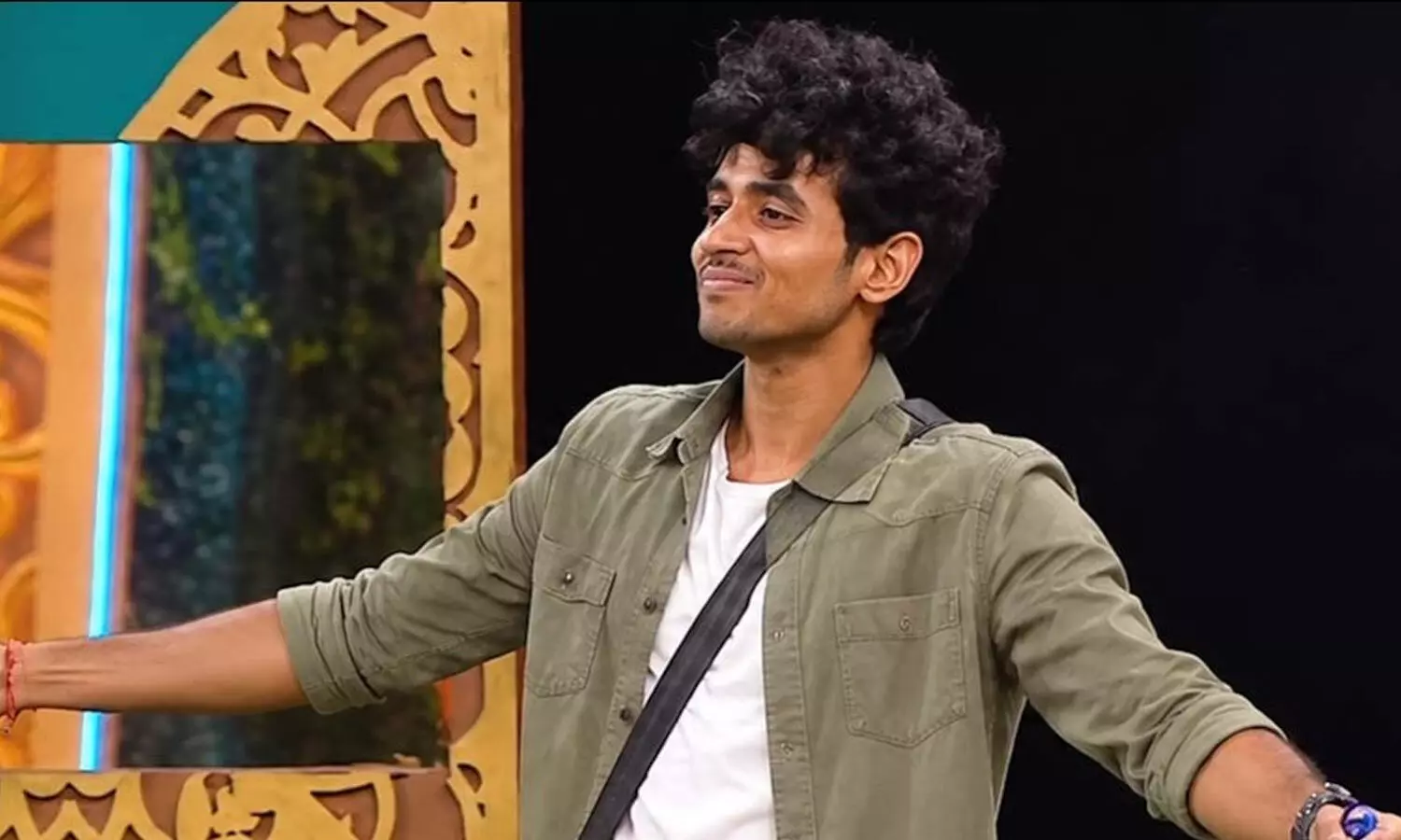 Bigg Boss 10 Day 11: Charan Makes A Surprise Re-Entry Bigg Boss 10 Day 11: Charan Makes A Surprise Re-Entry