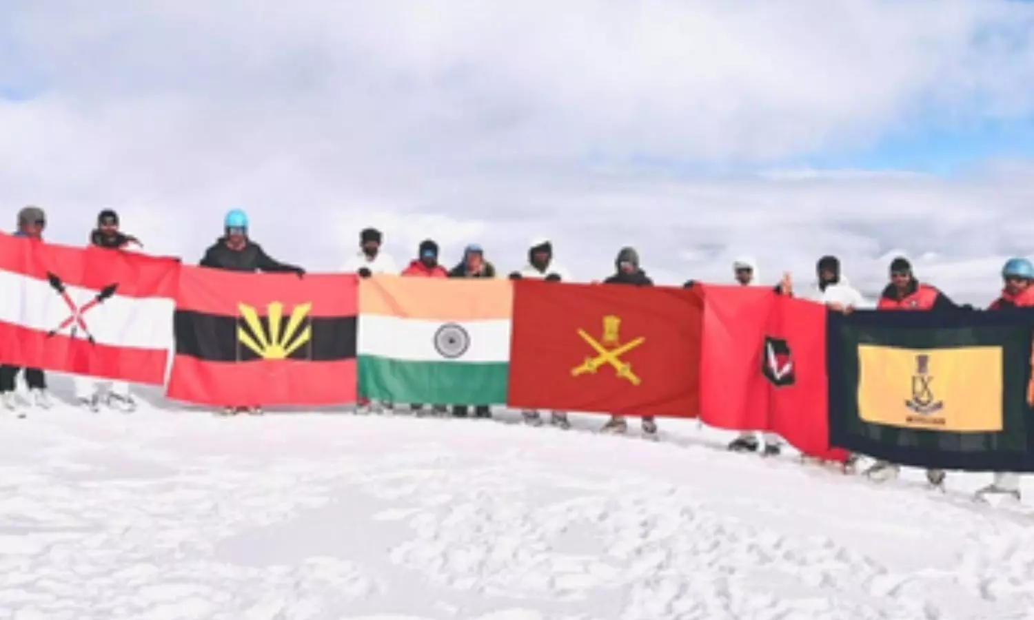 Indian Army’s mountaineering expedition from the Eastern Command’s Spear Corps successfully Indian Army’s mountaineering expedition from the Eastern Command’s Spear Corps successfully
