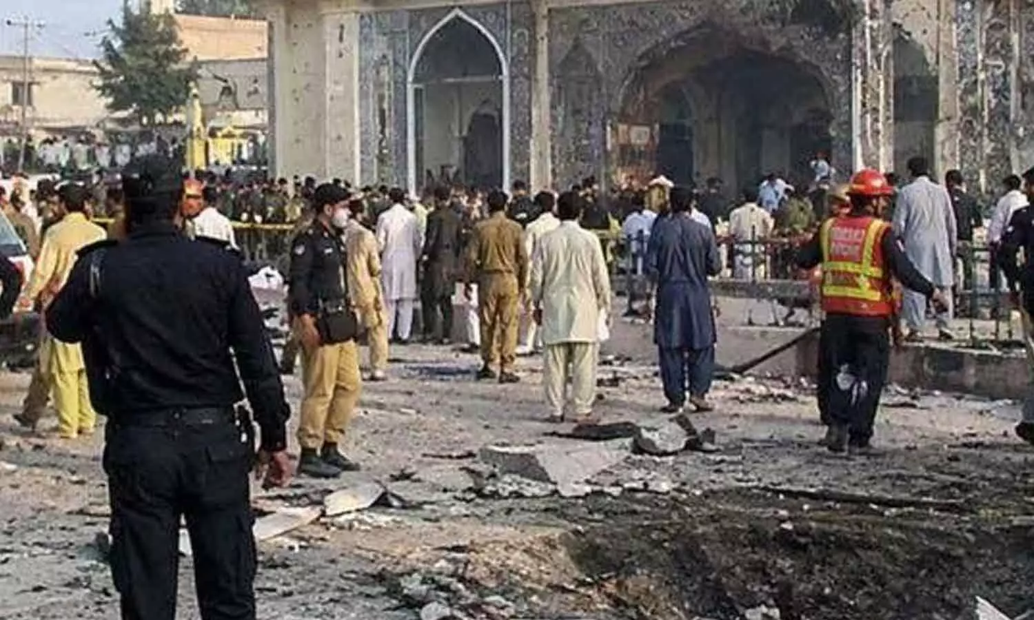 15 killed in Pak mosque blast 15 killed in Pak mosque blast