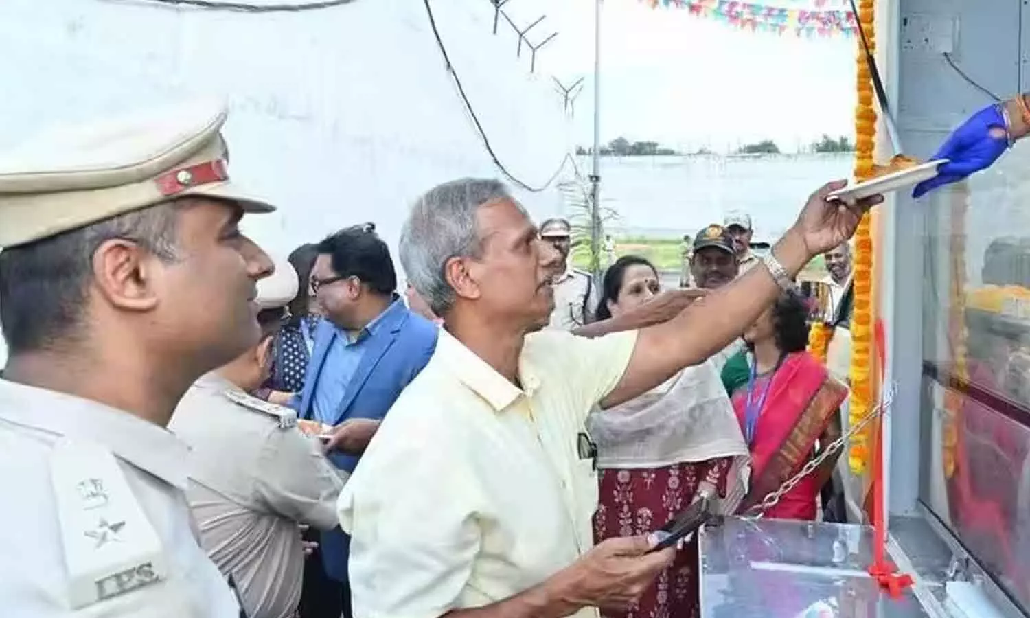 Bengaluru Central Prison launches bakery to train inmates Bengaluru Central Prison launches bakery to train inmates