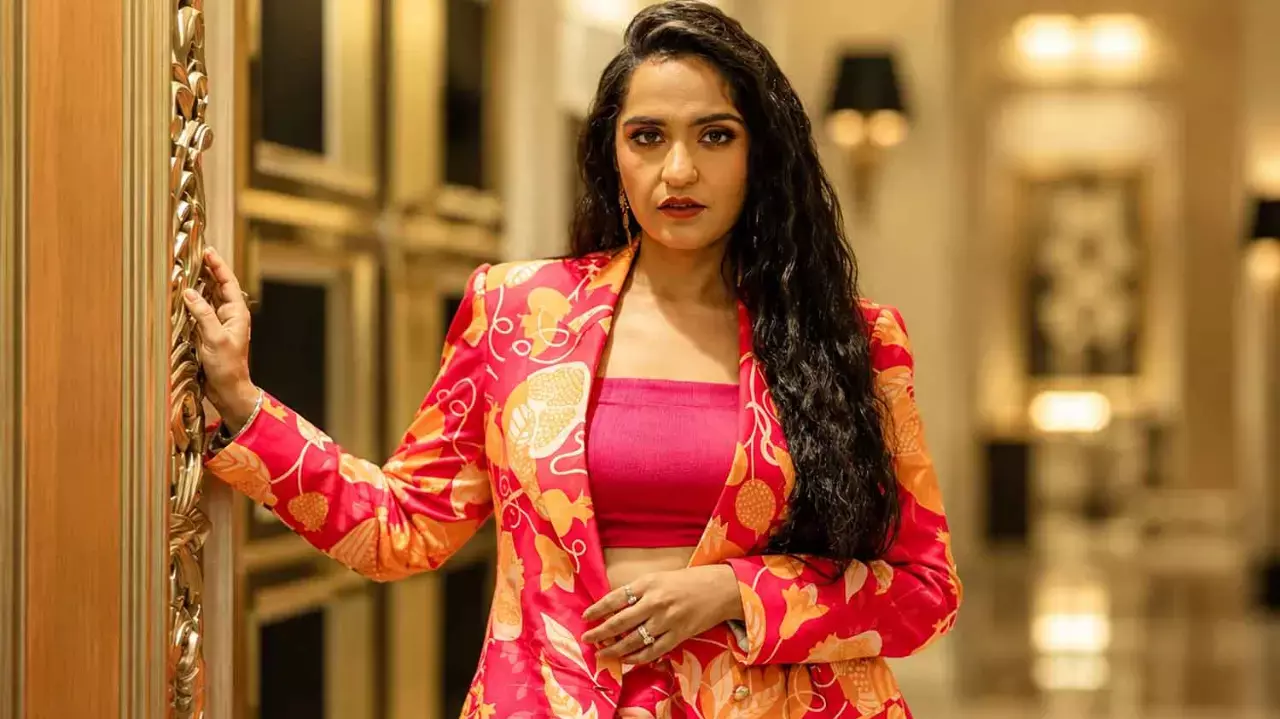 Asees Kaur says ‘Russ Jana’ explores tender, vulnerable side of love Asees Kaur says ‘Russ Jana’ explores tender, vulnerable side of love