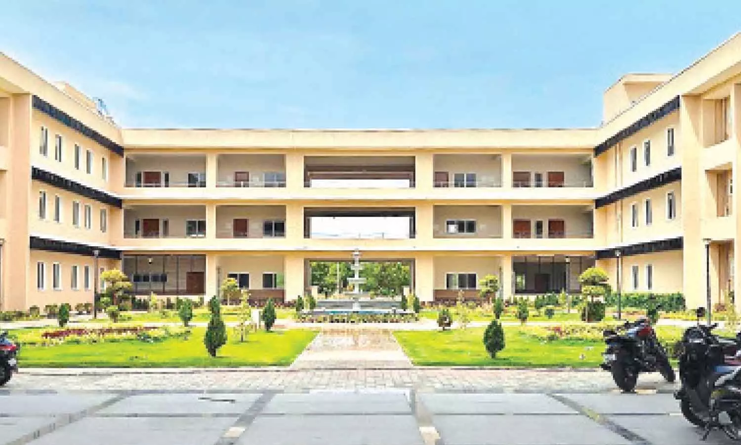 New Karimnagar Collectorate awaits inauguration New Karimnagar Collectorate awaits inauguration