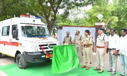 SP flags off mobile  forensic unit in Kadapa