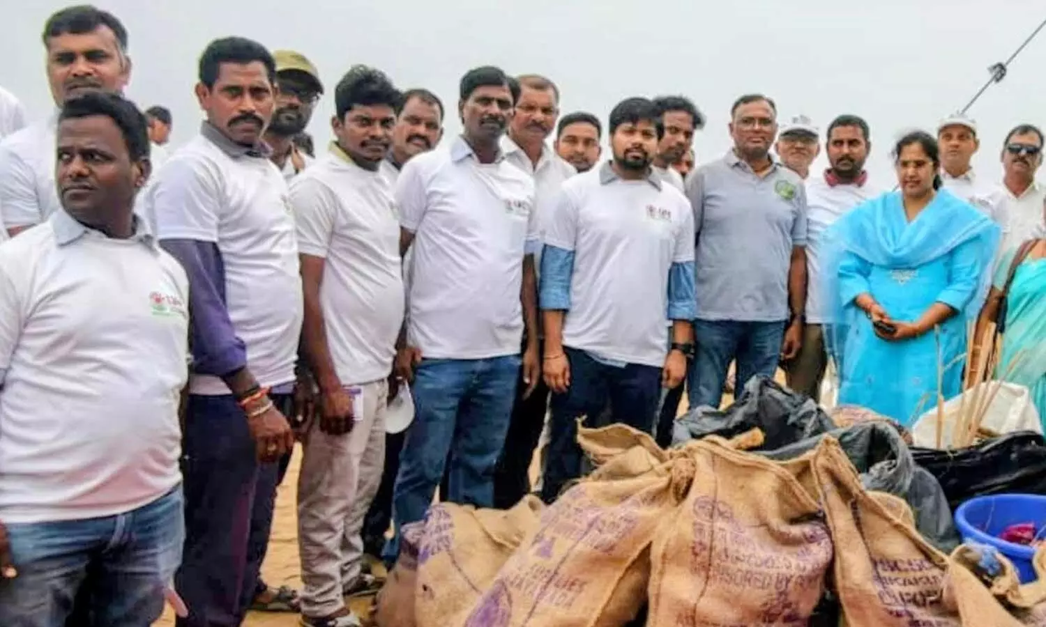 Participants at the beach clean-up drive organised by the APPCB, Srikakulam Participants at the beach clean-up drive organised by the APPCB, Srikakulam
