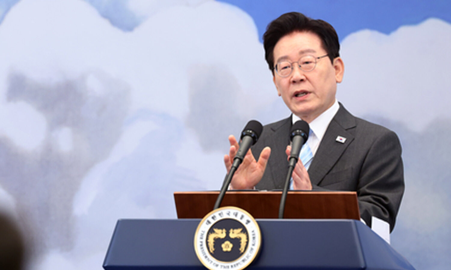 South Korean President Lee's Approval Rating Rises After Ten Weeks