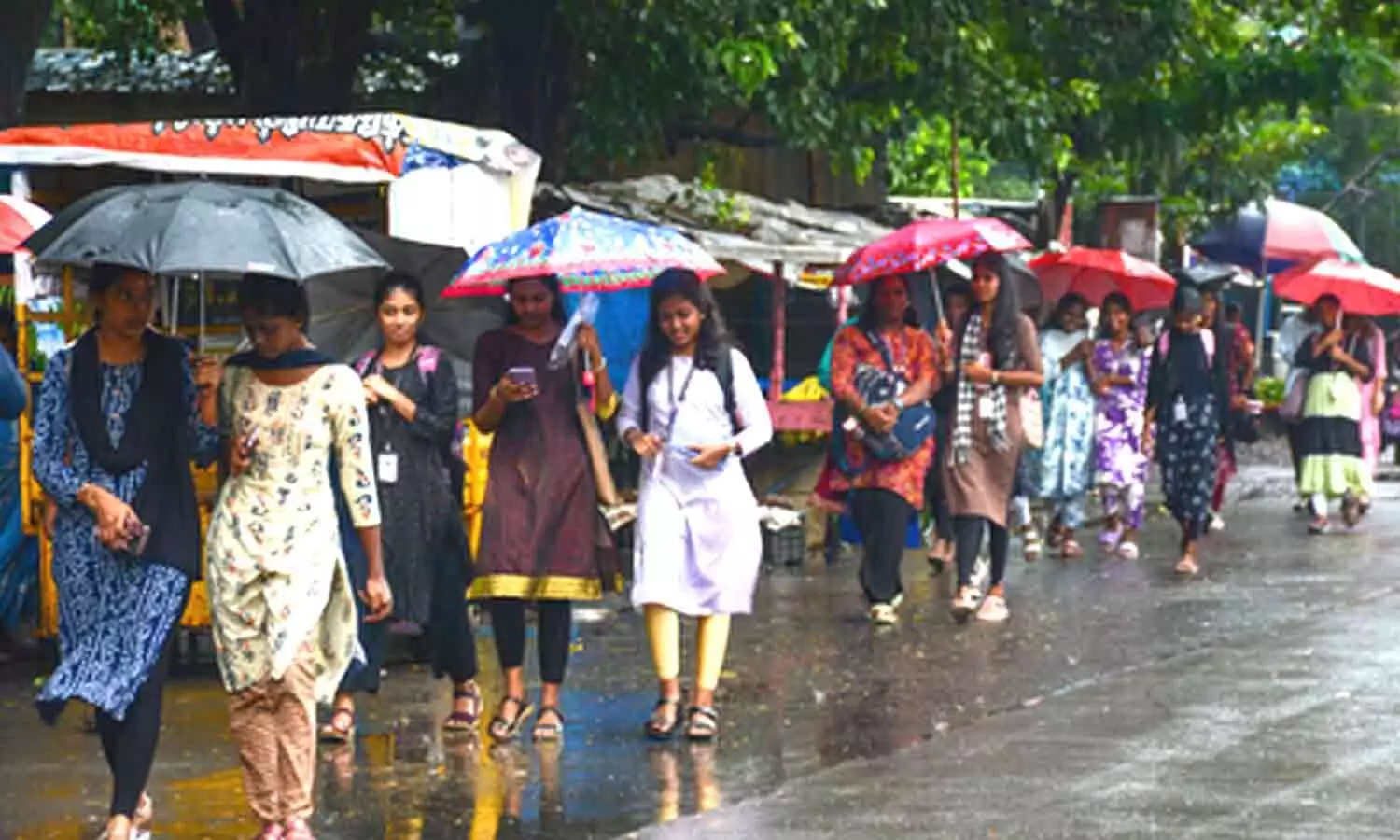 Heavy rain forecast for 21 Tamil Nadu districts; Chennai may see thunderstorms Heavy rain forecast for 21 Tamil Nadu districts; Chennai may see thunderstorms