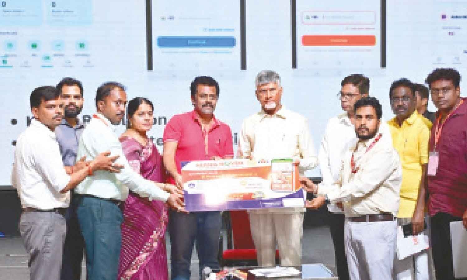 Naidu witnesses five Kuppam MoUs worth Rs 662 crore