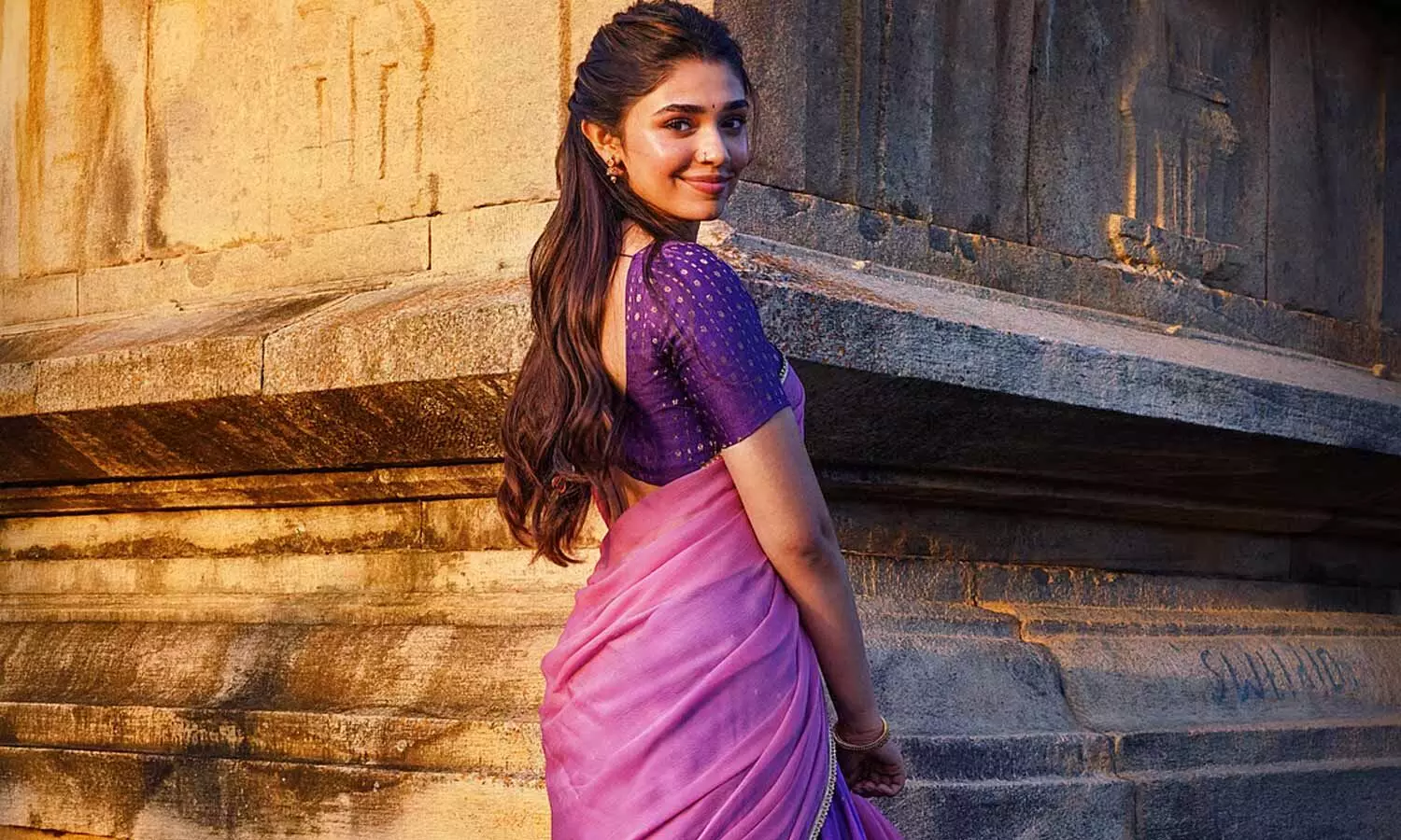 Krithi Shetty’s traditional first look as ‘Deepu’ unveiled on her birthday Krithi Shetty’s traditional first look as ‘Deepu’ unveiled on her birthday