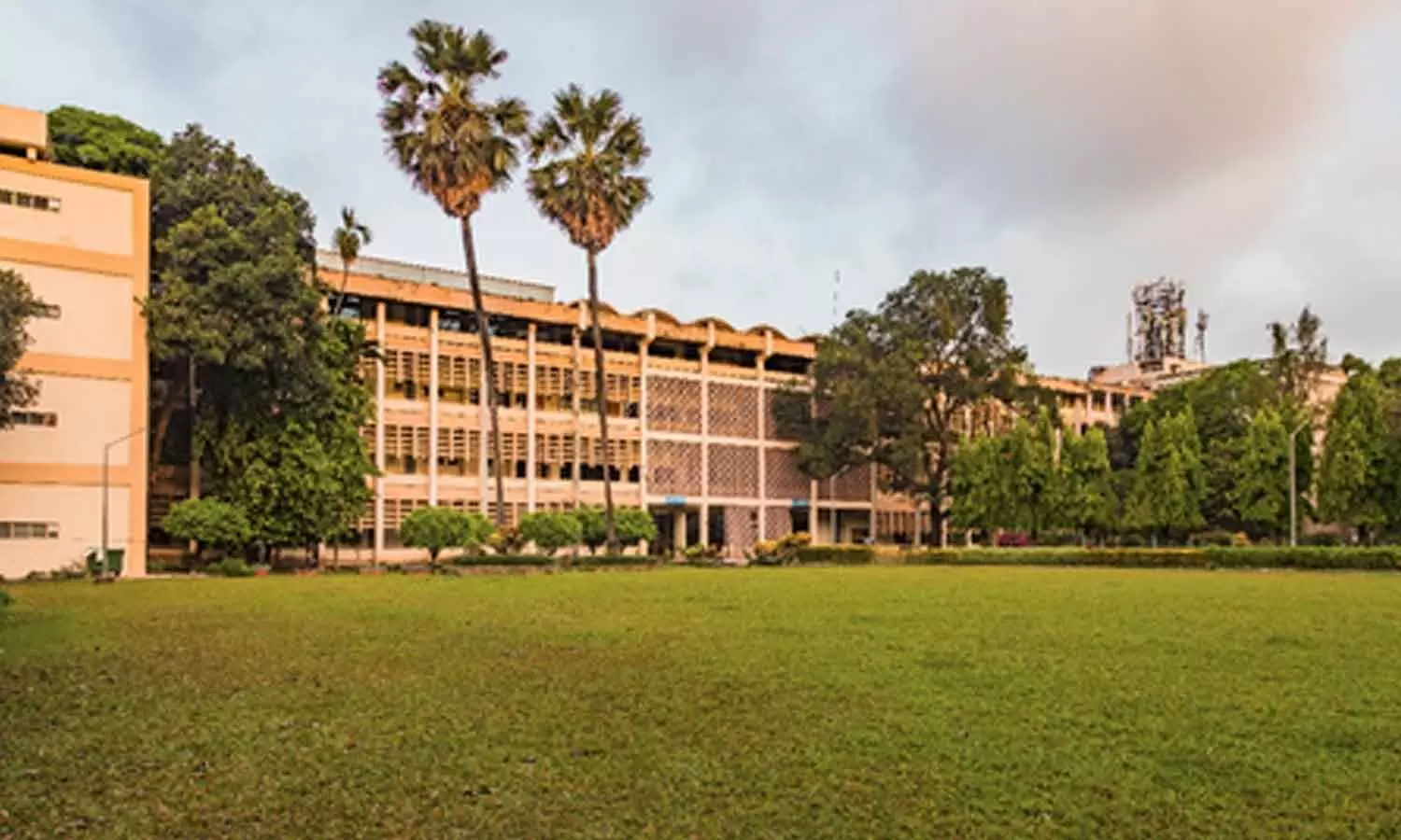 IIT-Bombay plans to replace ceiling fans with wall-mounted fans after student’s death IIT-Bombay plans to replace ceiling fans with wall-mounted fans after student’s death