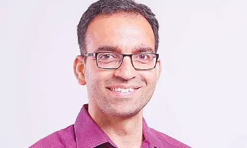 Dr Anuj Grover