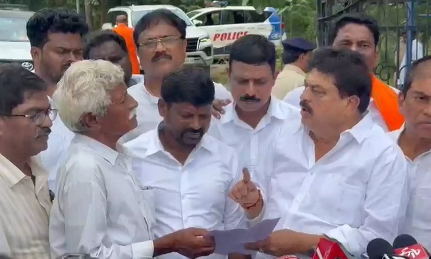 Government should offer suitable compensation to project-displaced farmers-TG BJP Government should offer suitable compensation to project-displaced farmers-TG BJP