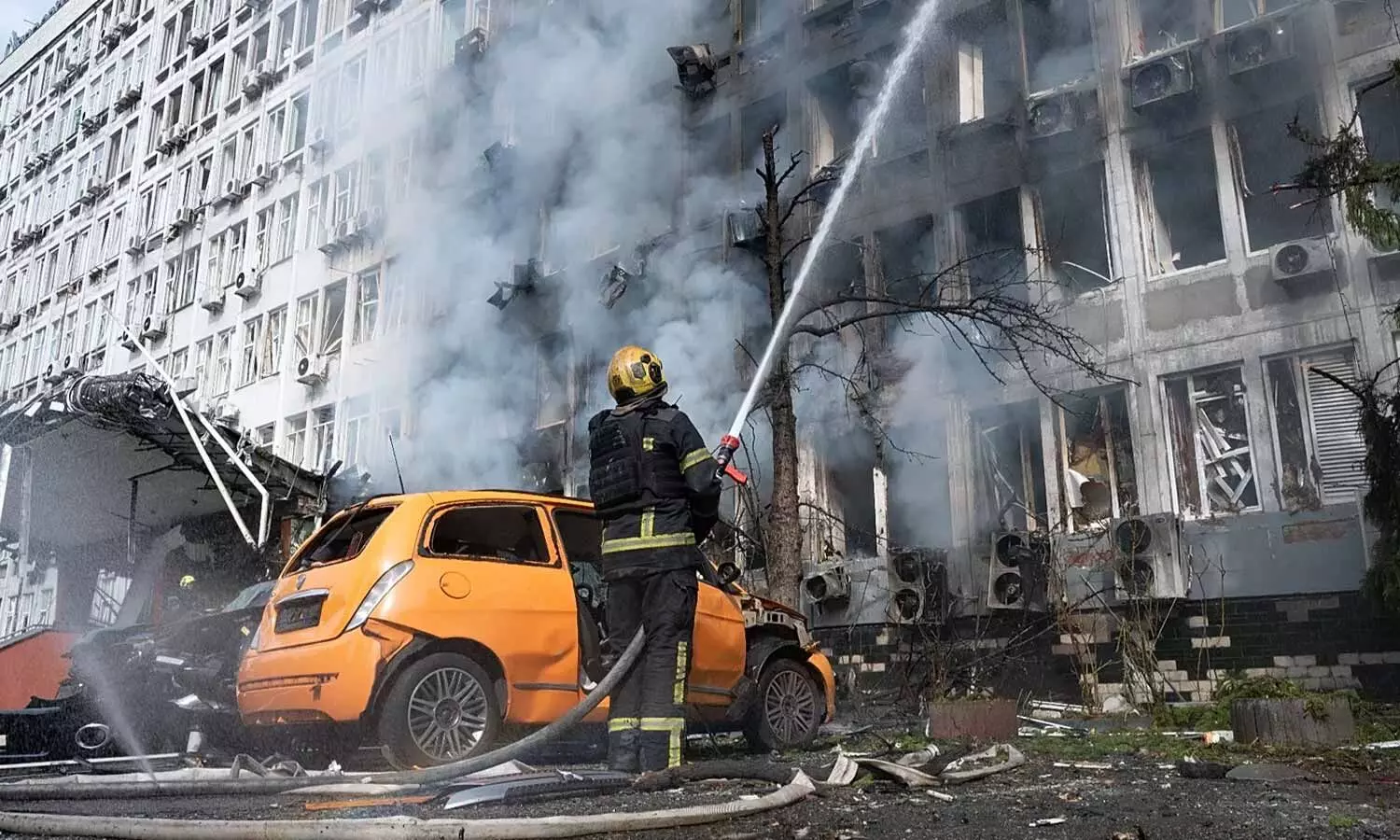 Russia pounds Kyiv with drones, killing 2 and wounding 23 hours before Zelenskyy's UN address