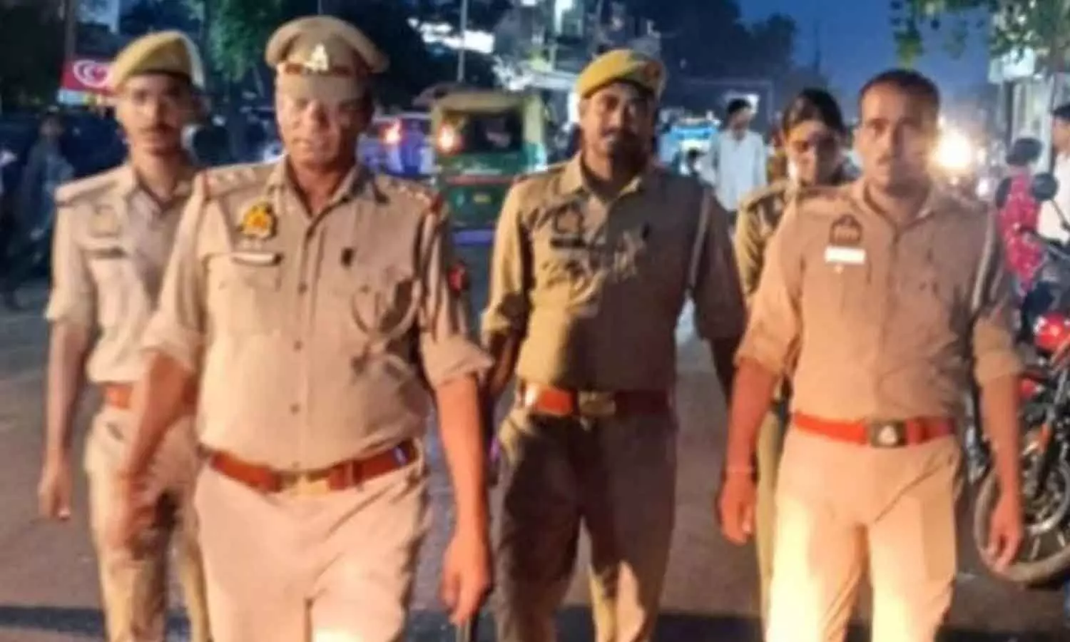 Man kills wife, 2 priests in UP hostage drama; shot dead Man kills wife, 2 priests in UP hostage drama; shot dead