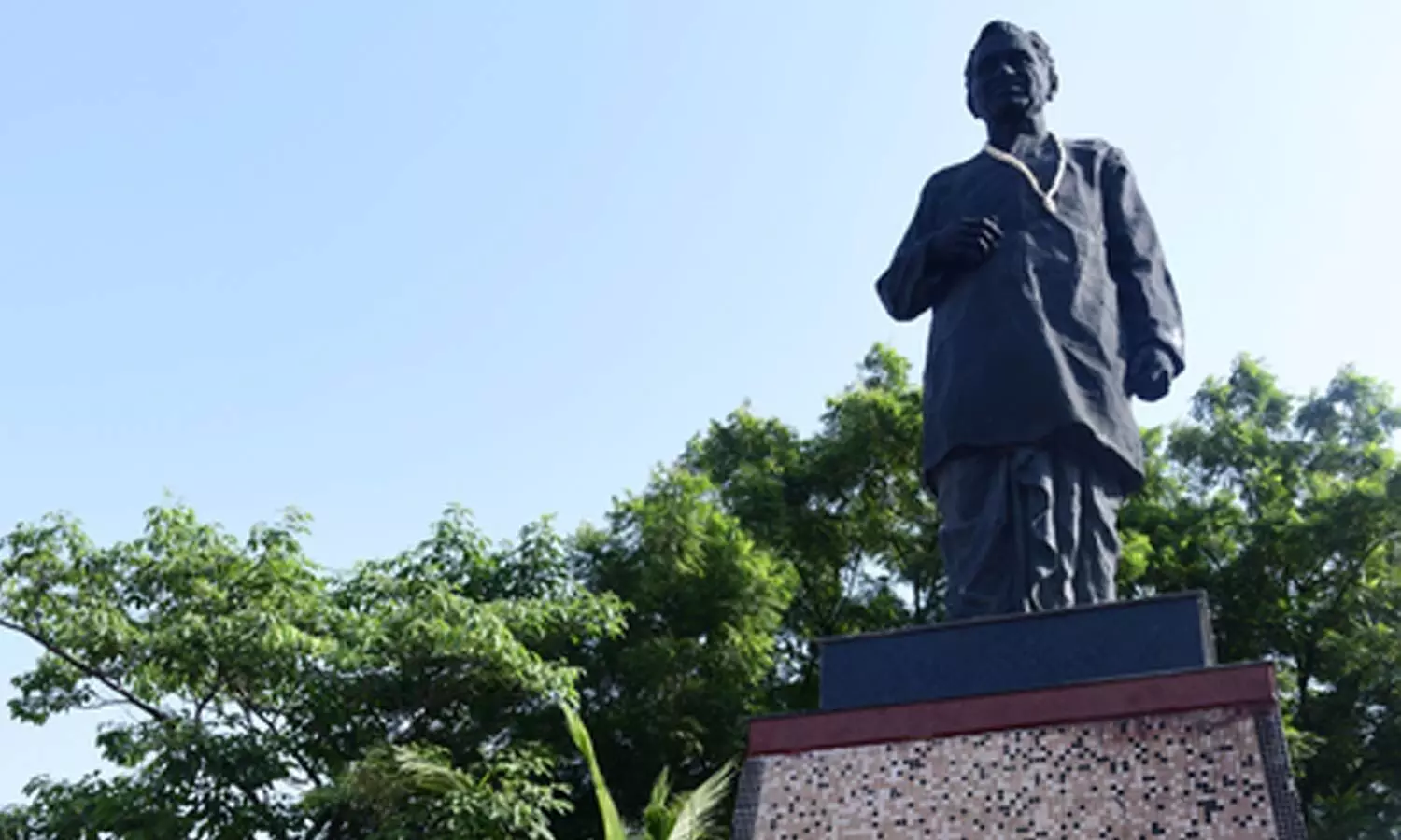 Gujarat CM pays tribute to Deendayal Upadhyaya on his birth anniversary in Ahmedabad Gujarat CM pays tribute to Deendayal Upadhyaya on his birth anniversary in Ahmedabad