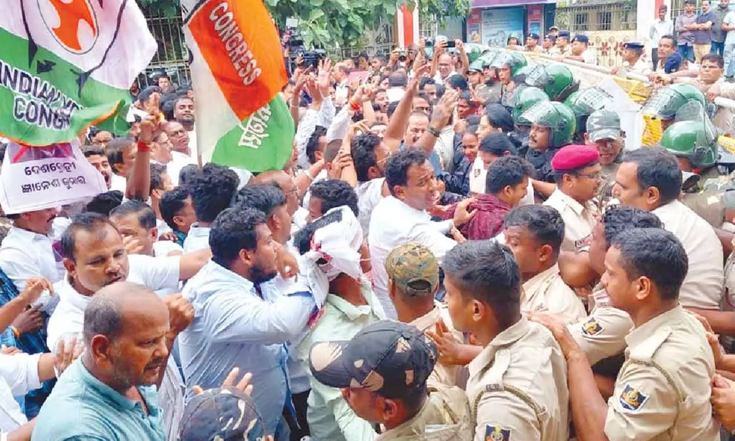 Congress protests at CEO office demanding CEC’s removal Congress protests at CEO office demanding CEC’s removal