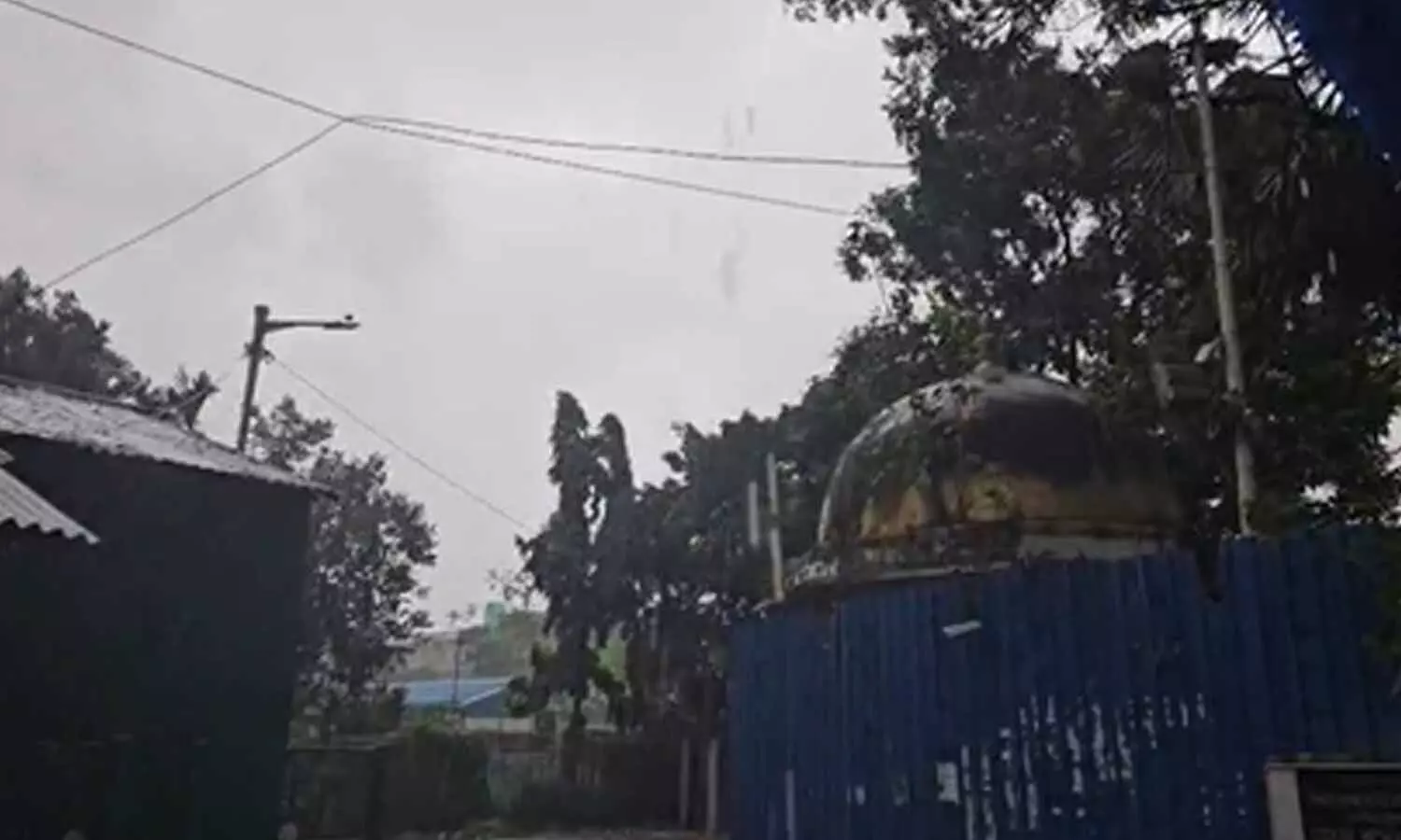 Deep depression weakens, brings relief from heavy rain in south Bengal Deep depression weakens, brings relief from heavy rain in south Bengal