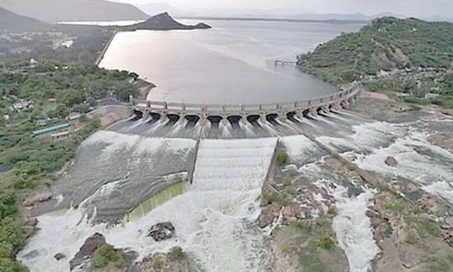 Tamil Nadu: Mettur dam level falls as delta farmers wait for water to plant paddy Tamil Nadu: Mettur dam level falls as delta farmers wait for water to plant paddy