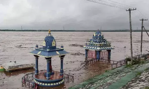 Godavari breaches 40-feet mark at Bhadrachalam