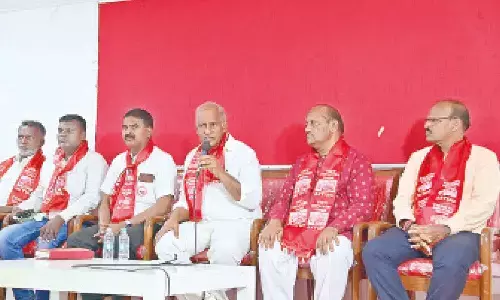 CPI MLA and CPI state secretary Kunamneni Sambasiva Rao addressing the media at Maqdhoom Bhavan in Hyderabad on Sunday
