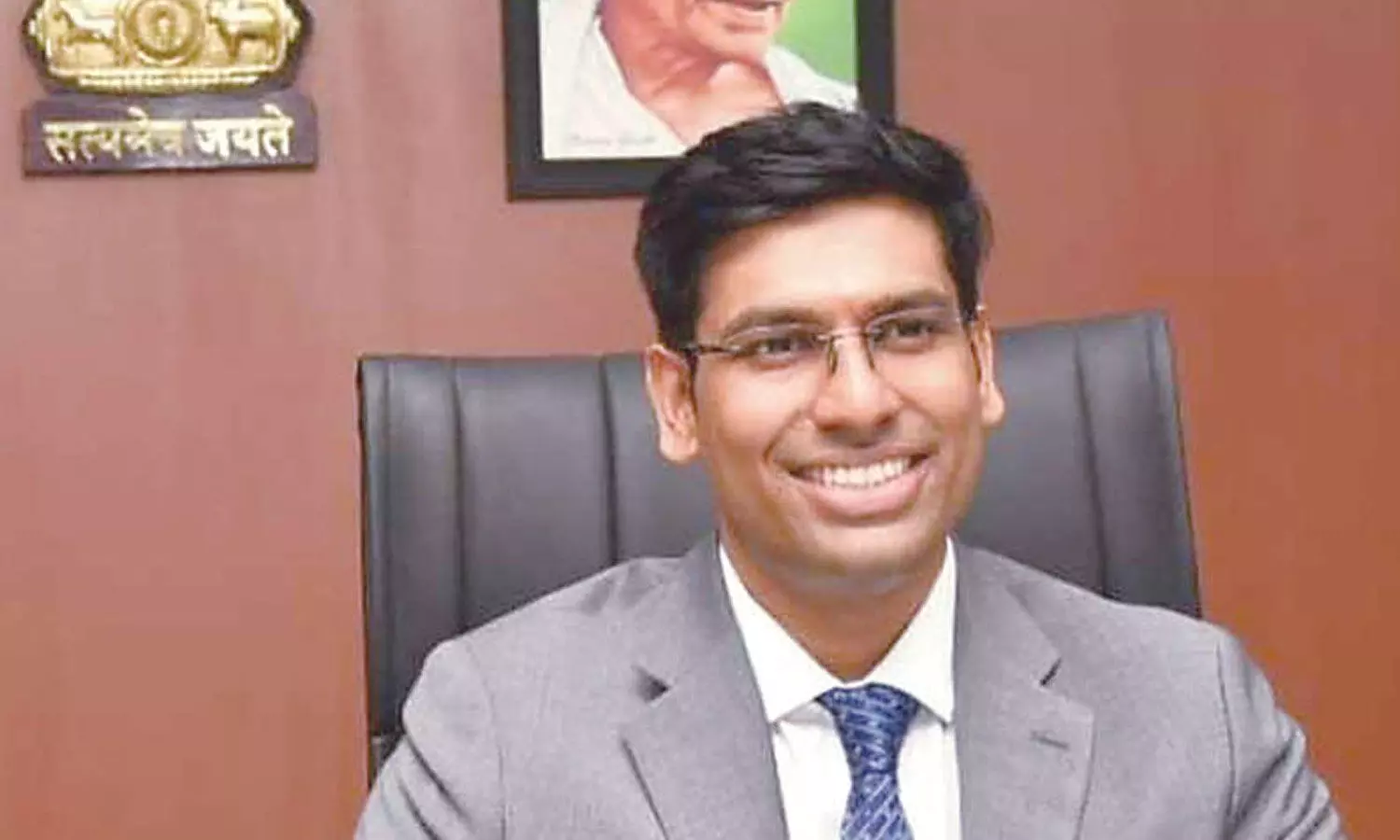 Collector Dr S Venkateswar Collector Dr S Venkateswar