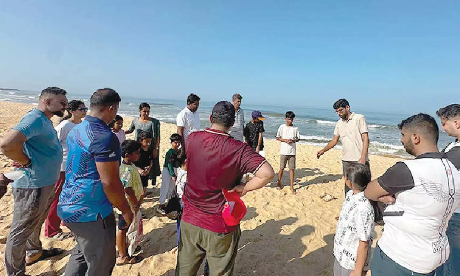 Alva’s, residents join hands for beach cleanup, environmental awareness at Hejamadi Alva’s, residents join hands for beach cleanup, environmental awareness at Hejamadi