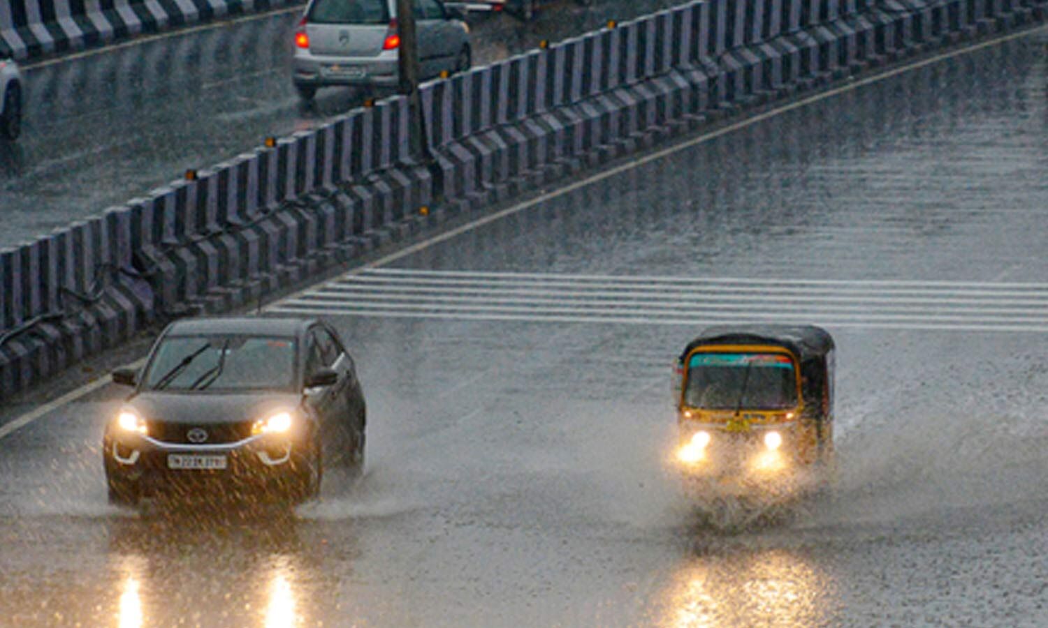 Tamil Nadu Faces Moderate Rain, Heavier Showers Later This Week